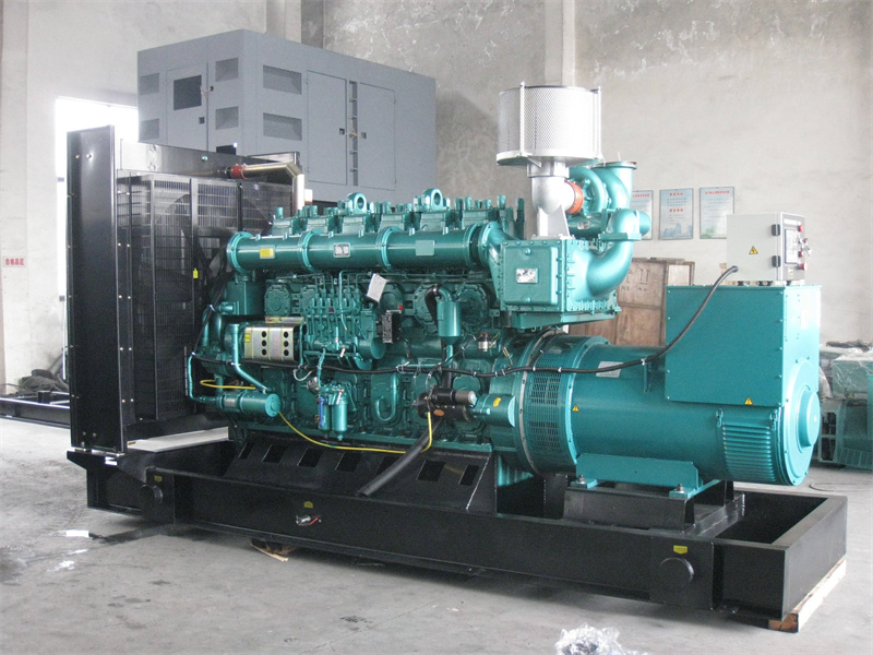 景德镇200KW 柴油发电机的油耗是多少？