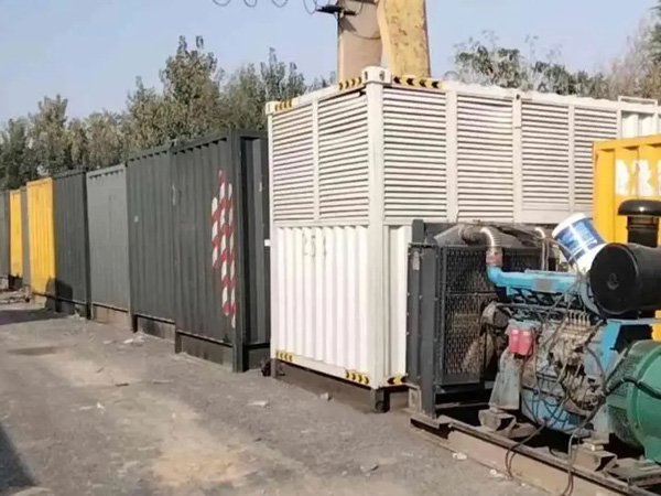 景德镇200KW柴油发电机机组每小时油耗是多少？
